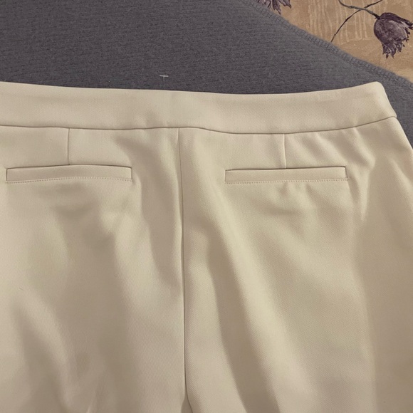 Cream colour pants - Picture 7 of 10